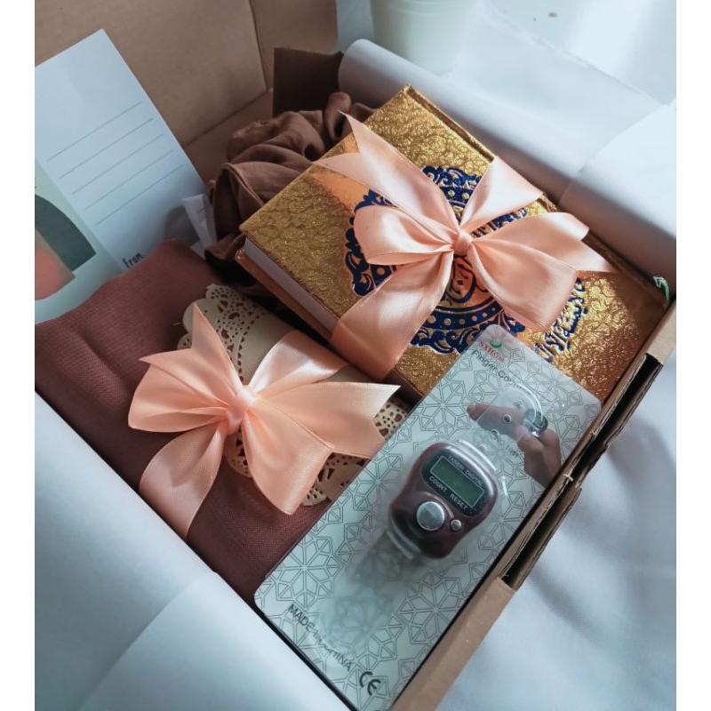 

hampers cewek kado hampers hijab triple segiempat TERMURAH