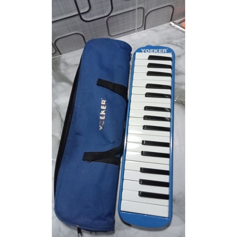 PIANIKA MERK YOEKER WARNA BIRU ( FREE SERULING)