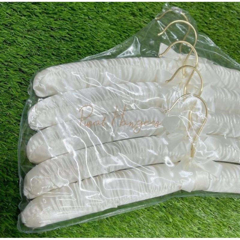 hanger bungkusan satin putih hook gold