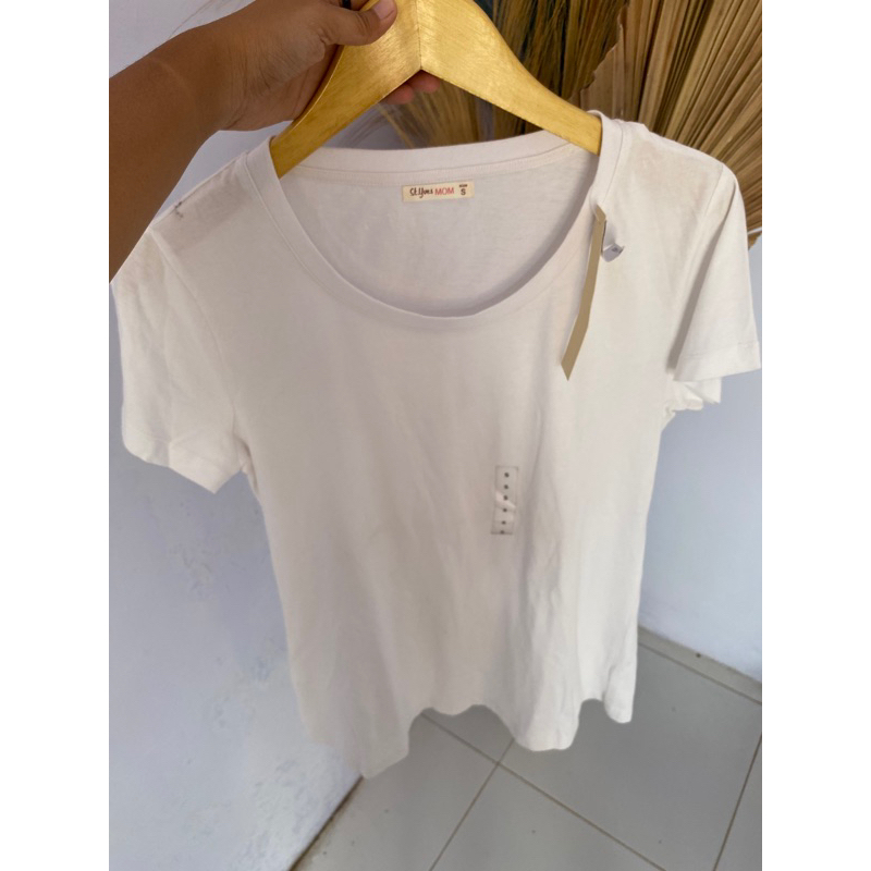 Kaos Wanita ST Yves by Mom