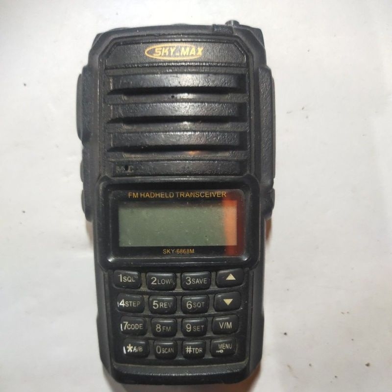 HT SKY MAX SKY6868M BAHAN KANIBALAN KONDISI NYALA SAJA LCD BLENG TX KOSONG