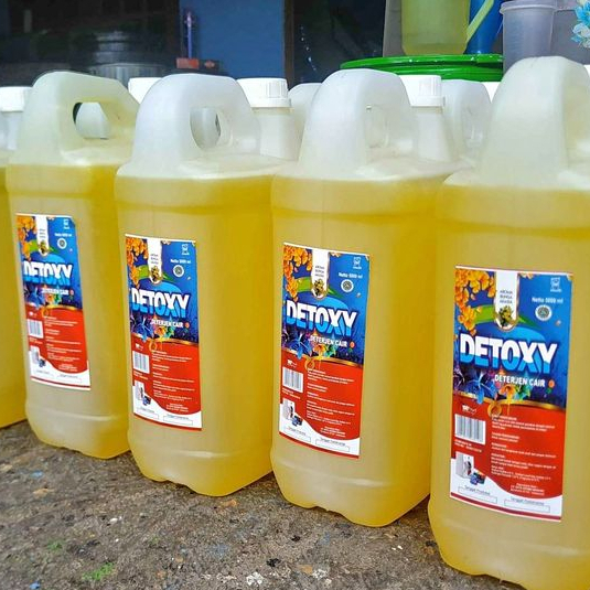 detergen cair laundry