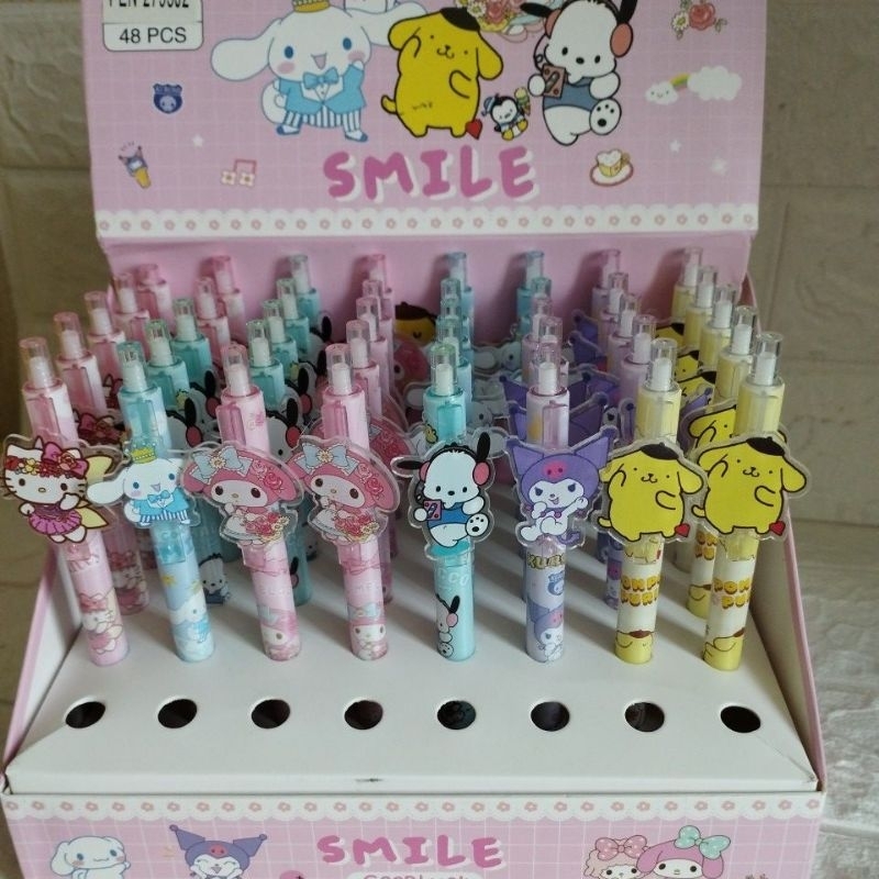 

pena pulpen acrylic sanrio smile