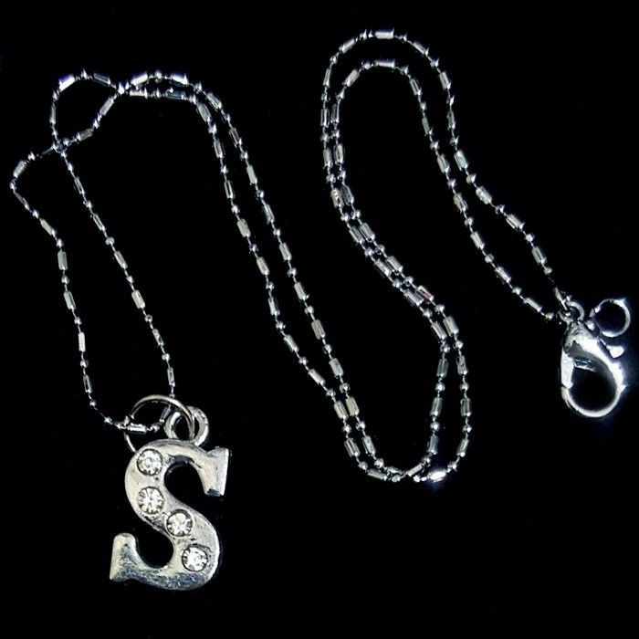 Kalung Inisial Huruf S