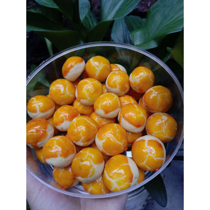 

KUE NASTAR ISI SELAI NANAS