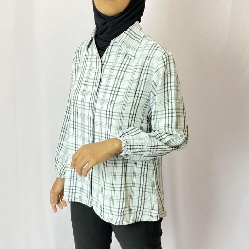 Kemeja Crinkle Kotak