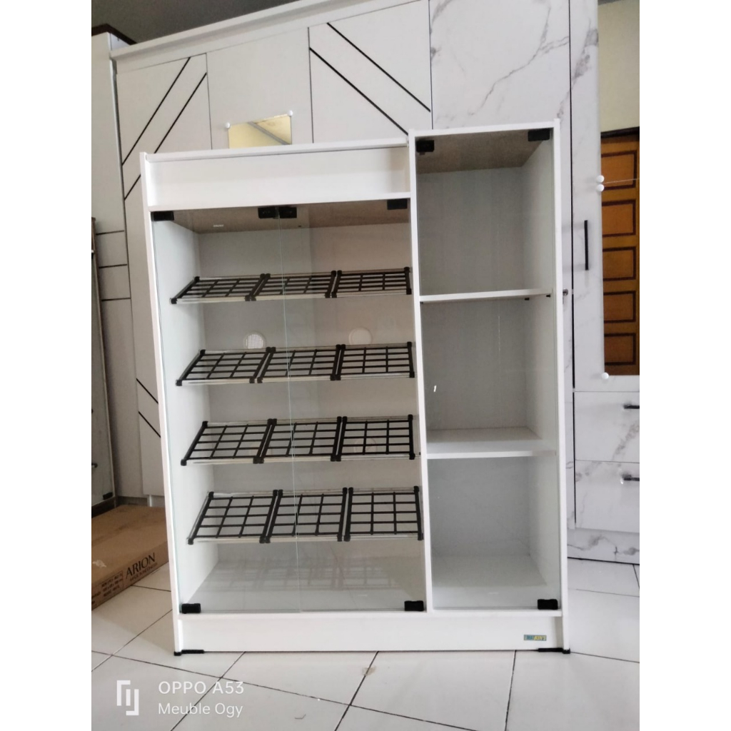 ready rak sepatu helm pintu kaca terlaris