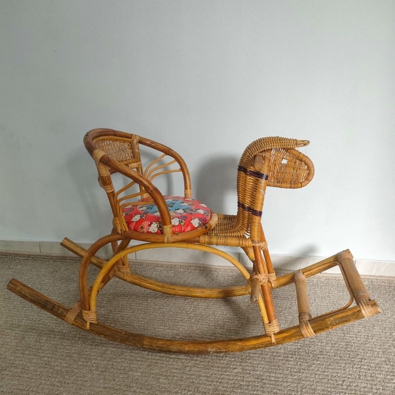 Preloved Kursi Kuda Goyang Rotan Anak Plus Jok Busa Empuk