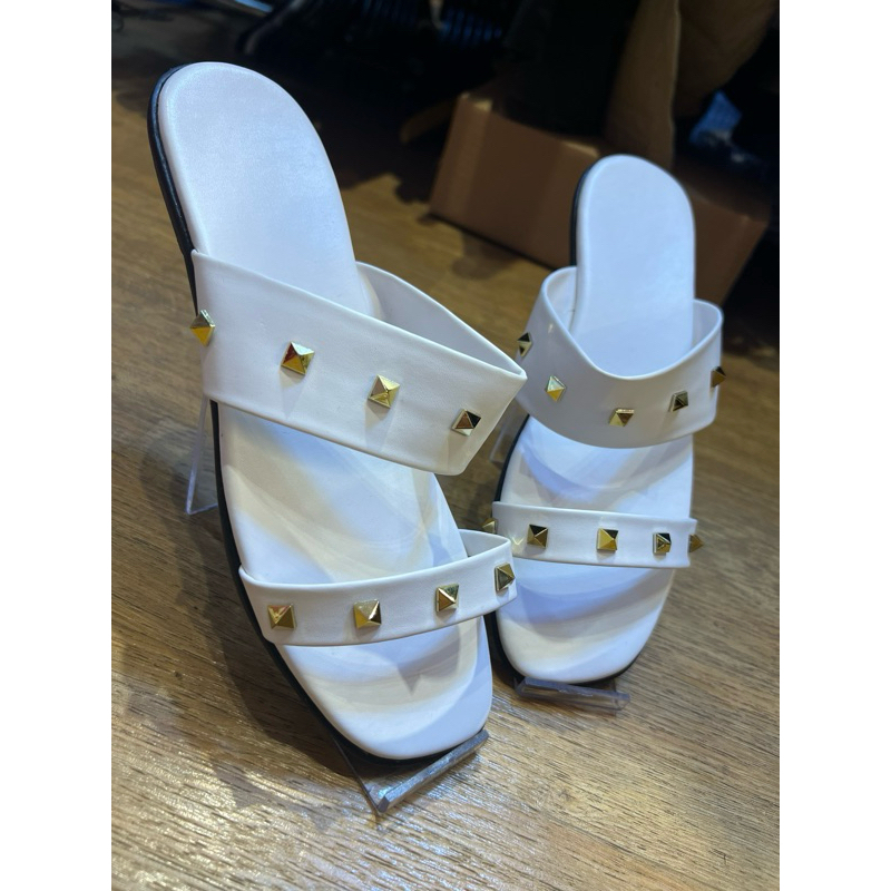 Sandal wanita / sandal valentino / sale sandal