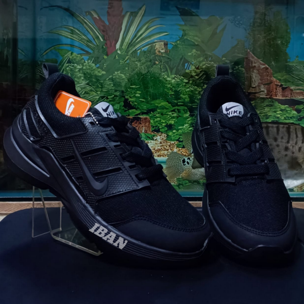 PROMO // Sneakers Pria Hitam / Sepatu Running Pria / Sepatu Running Wanita / Sepatu Sekolah SD SMP S
