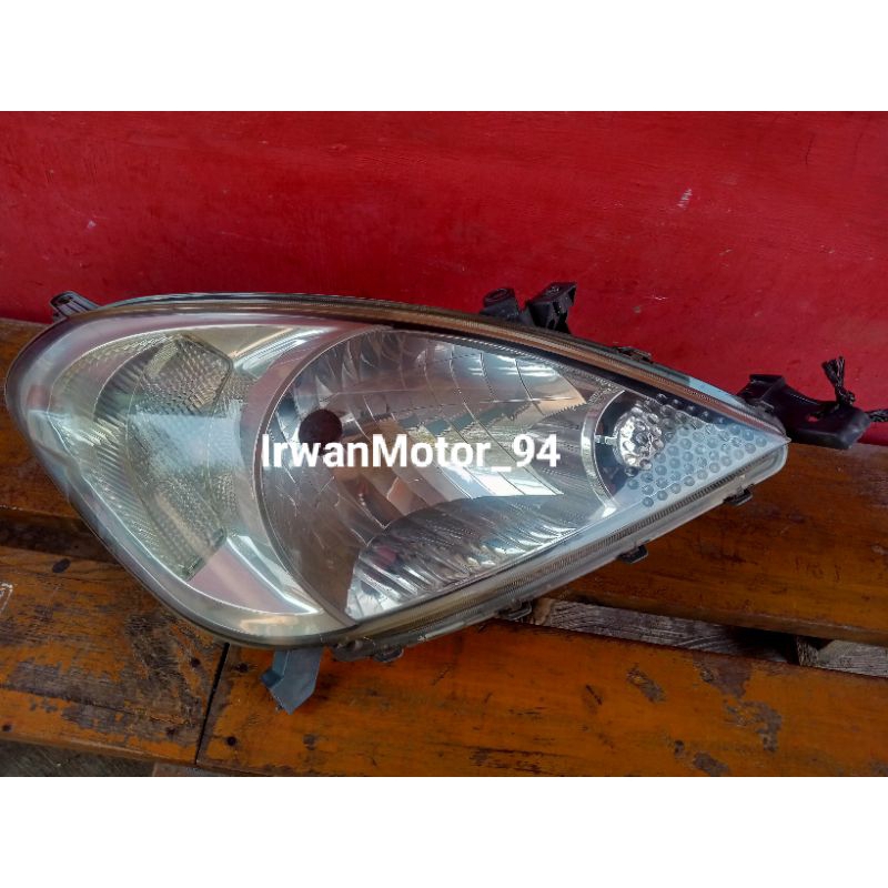 Headlamp Toyota Innova 2005 2010