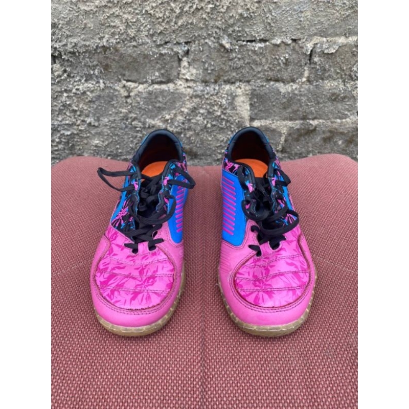 Sepatu Futsal Ortuseight JOGOSALA CRUSHER BBS SE - MAGENTA/VORTEX BLUE/BLACK