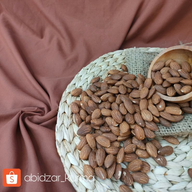 

kacang almond kupas original 1 kg