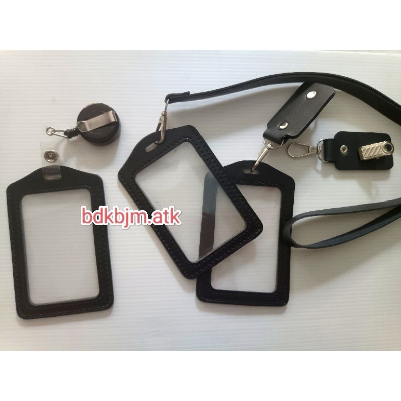 

Lanyard Mika ID Card Holder Mika Bolak Balik/ ID Card Name Tag Kulit Dua Sisi Transparan Kulit