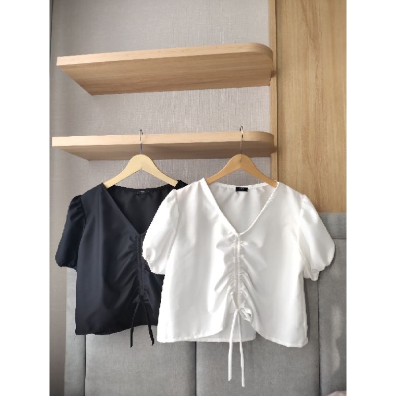 VANYA BLOUSE | abbey.id / atasan wanita lengan pendek puff sleeve vneck serut