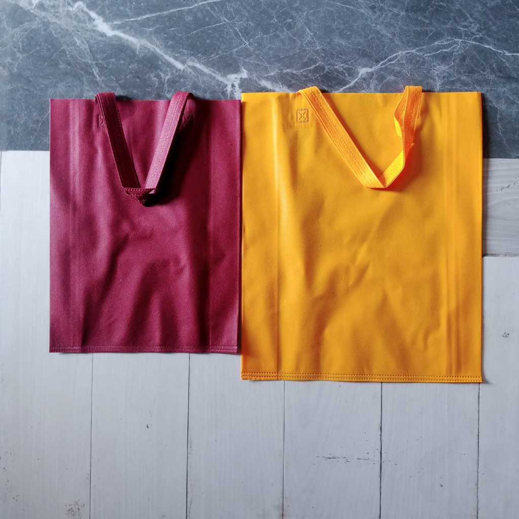 Goodie bag hampers polos 30x40 38x45 (Isi 12pcs)