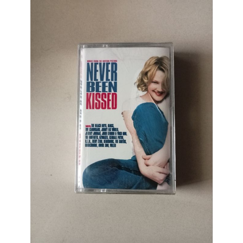 kaset pita never been kissed ,segel dan Baru