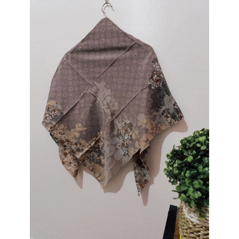 UMAMA Scarf Kerudung segi empat motif