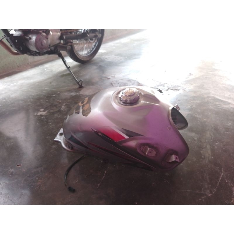 Tanki Megapro ORI cabutan motor masih bagus