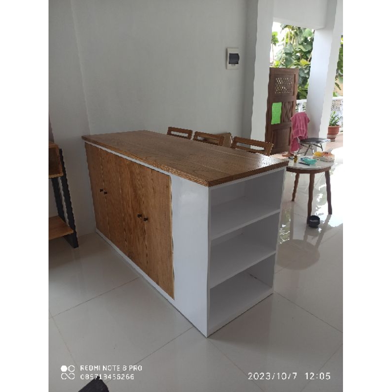 Meja kabinet mini bar 3 kursi