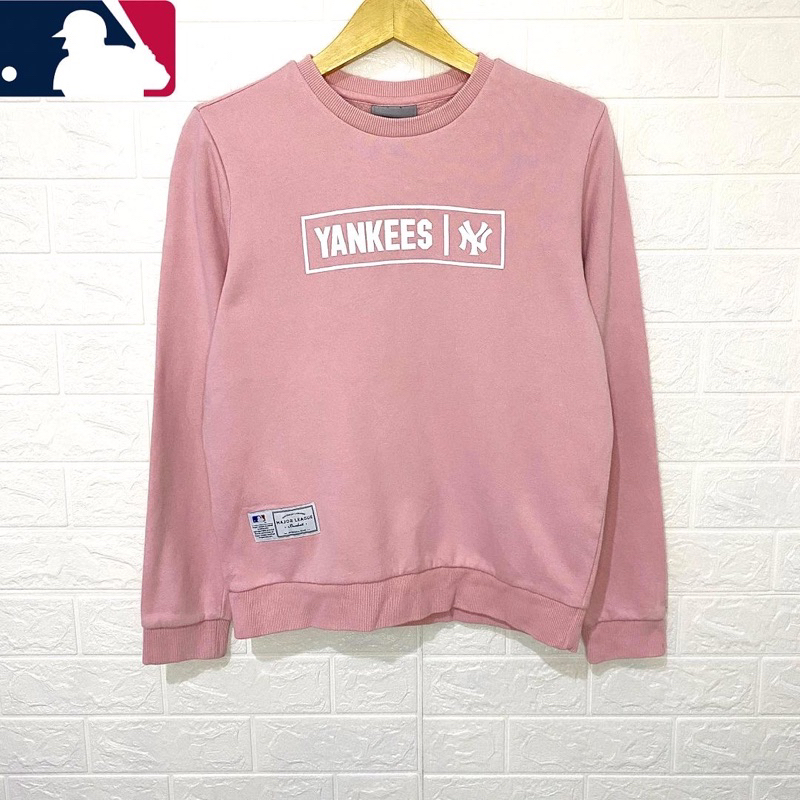 MLB Yankees Pink crewneck.