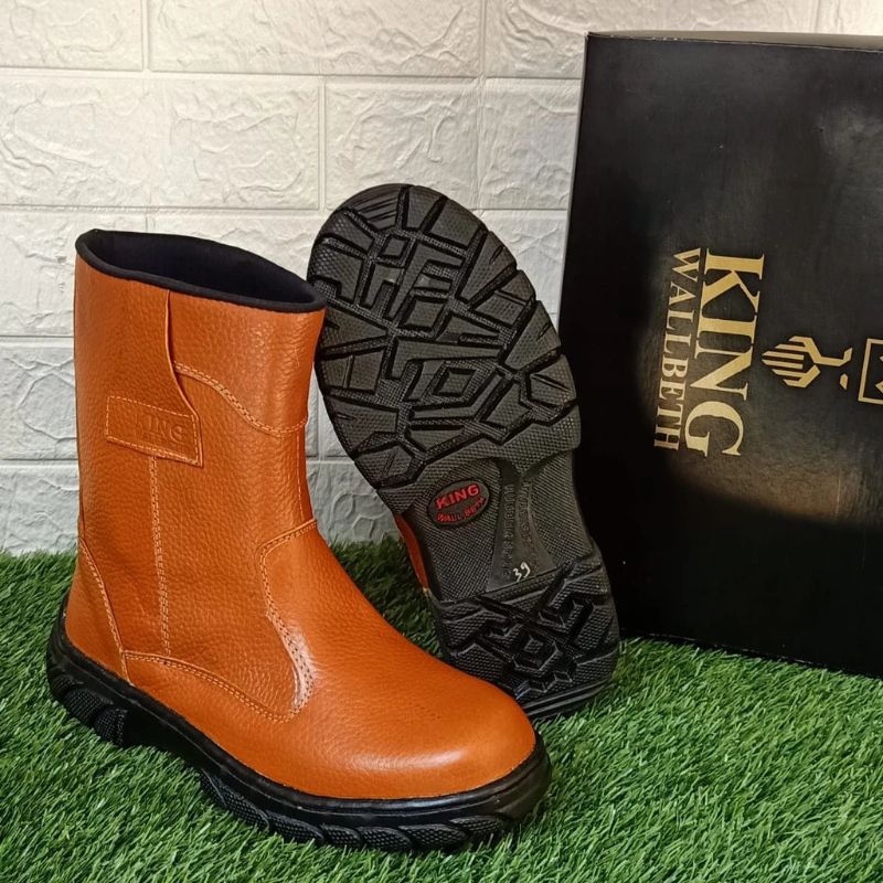 Sepatu Safety King Wallbeth Kulit Sapi Asli Ujung Besi