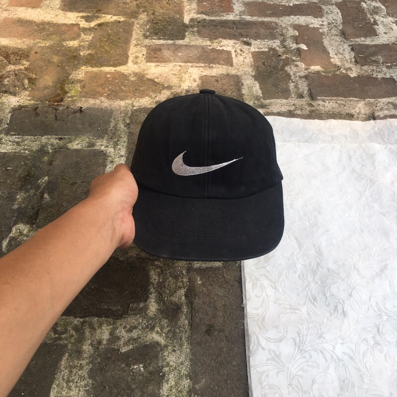 CAPS NIKE VINTAGE