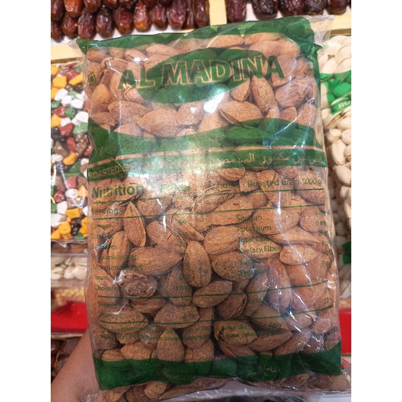 

kacang almond kulit caramel