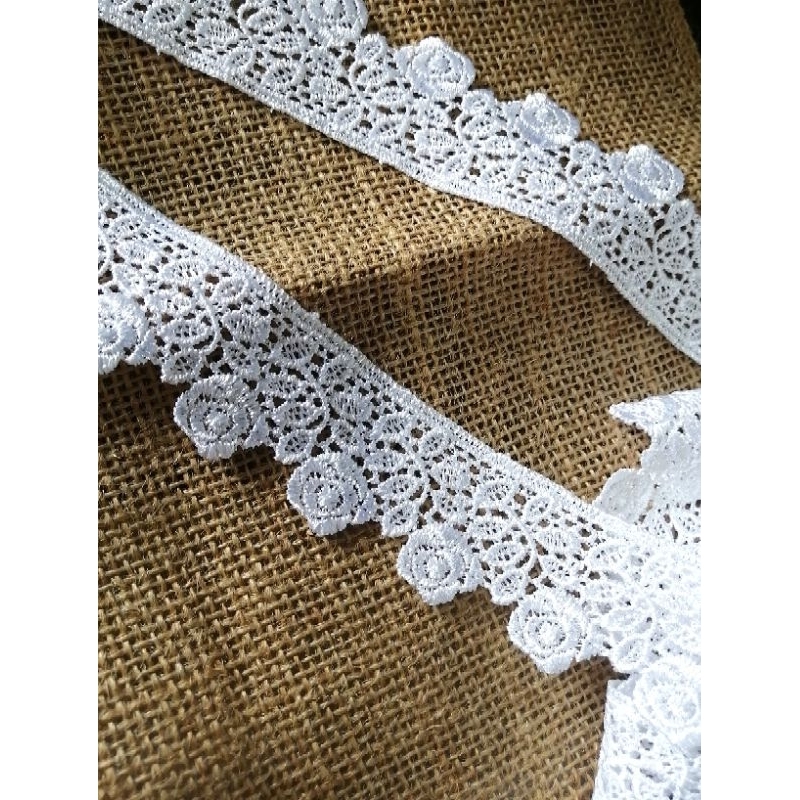 renda bordir bunga pinggiran lebar 3 cm (harga per 50 cm)
