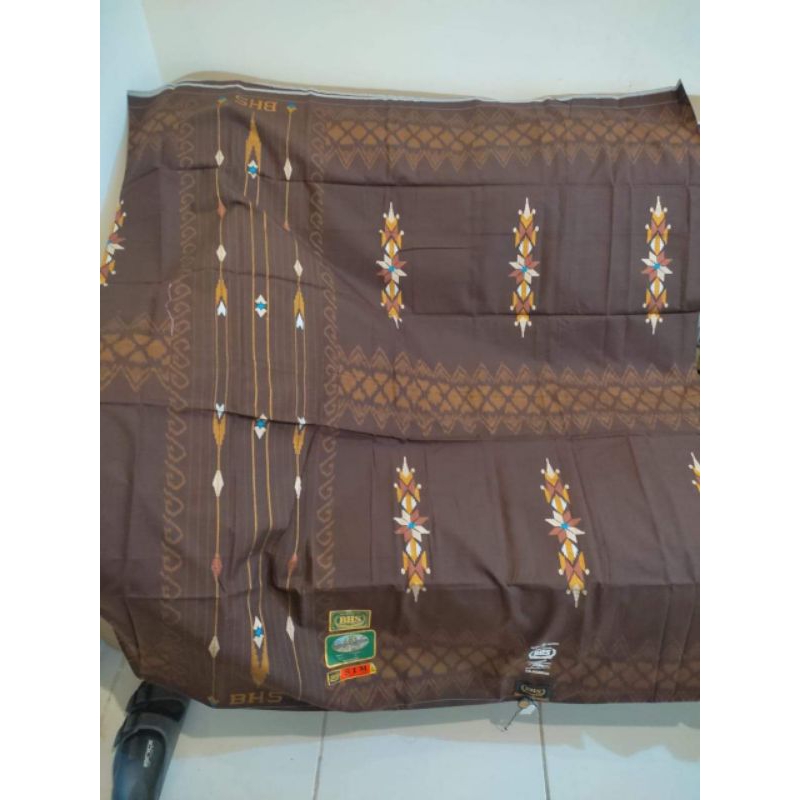 SARUNG BHS SIM GOLD SUTRA SPUNSILK 210 JAHITAN TENGAH