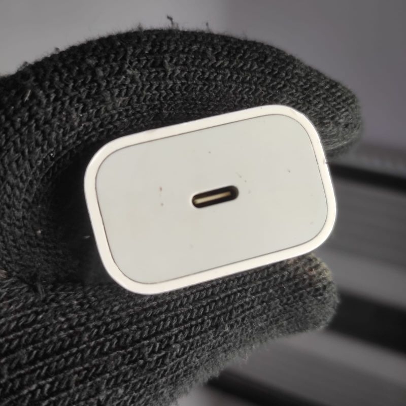 Adaptor iPhone 20w 18w  ( second ) tanpa kabel