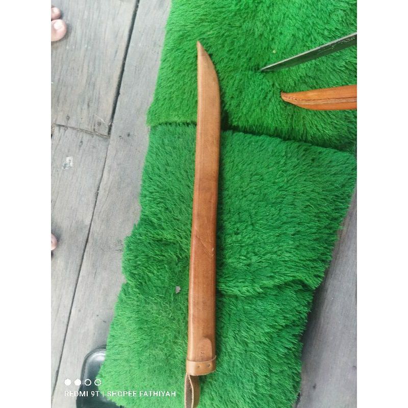 sarung pedang kulit sapi