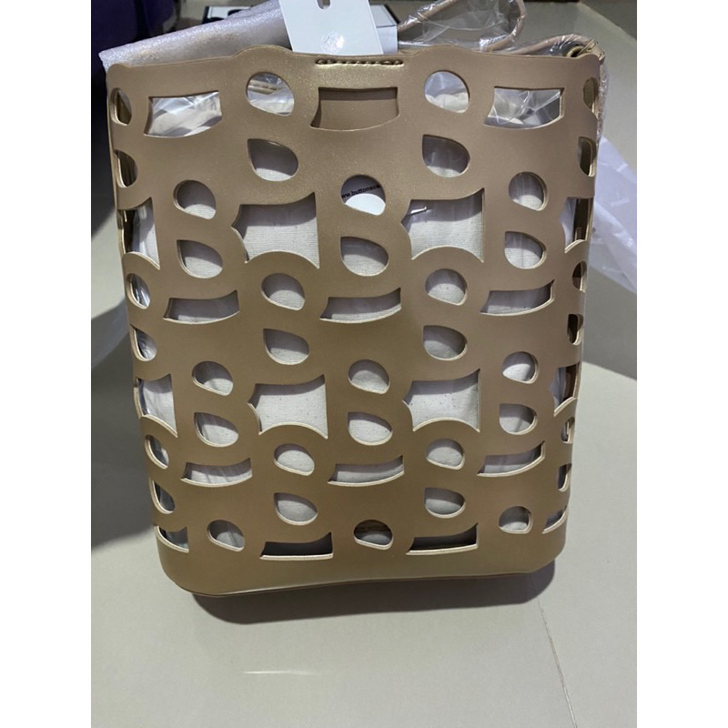 Clea Bucket Bag Buttonscarves Gold
