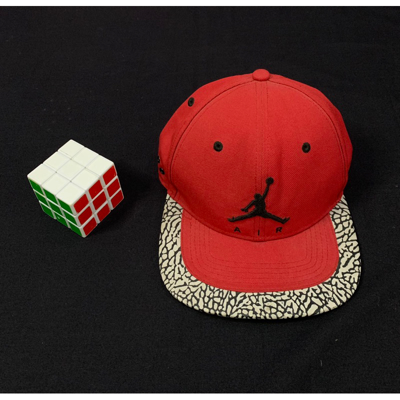 Topi Nike Air Jordan Red