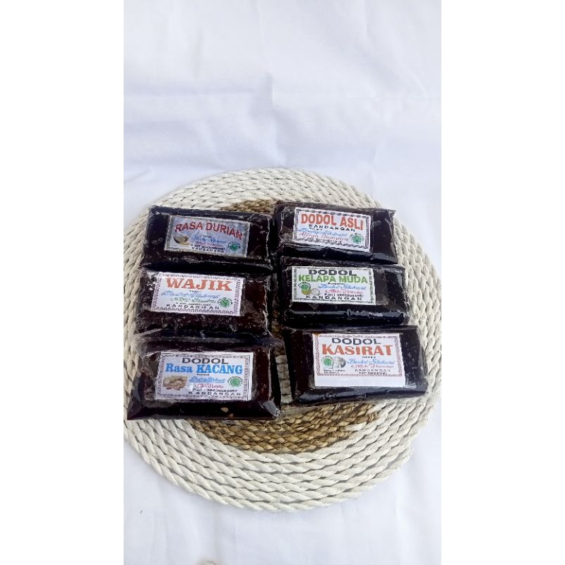 

Dodol asli /dodol wajik/dodol kasirat/ dodol kacang/dodol kelapa muda/dodol durian 150gr