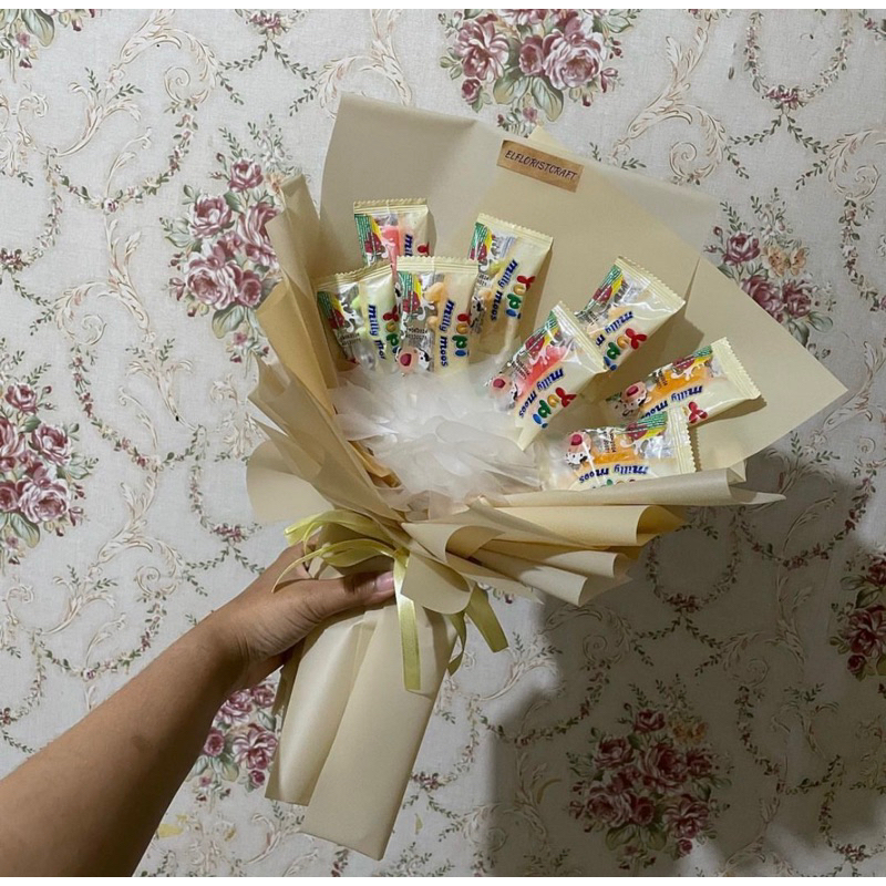 

Bucket snack IV | bucket wisuda