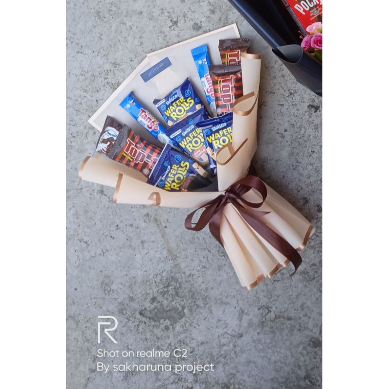 bucket wisuda/bucket snack/bucket snack muar/bucket wisuda/bucket sempro/hadiah ultah/bucket ultah