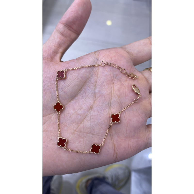 

gelang bunga merah