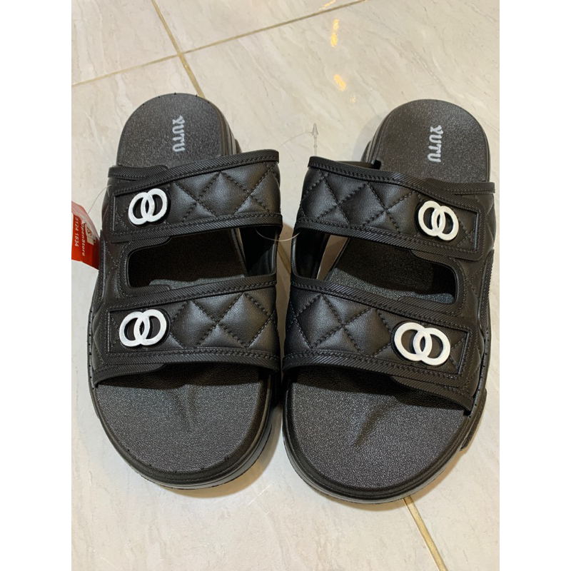 SENDAL JELLY YUTU HITAM