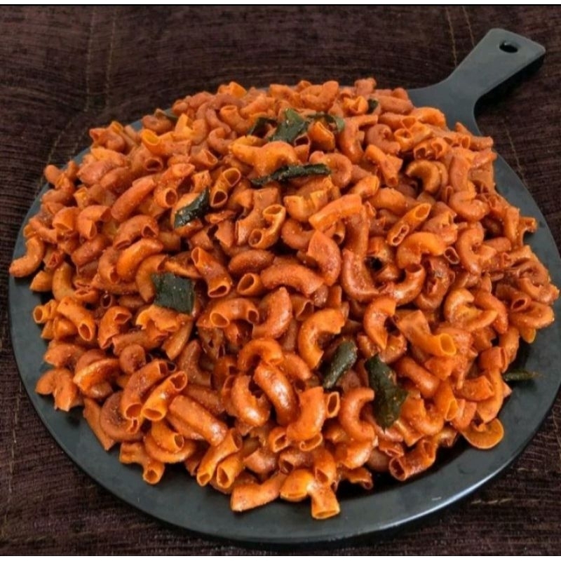 

MAKARONI PEDAS DAUN JERUK/250GRAM