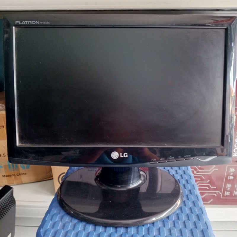 LCD MONITOR LG Flatron W1643S-PF 16 INCH