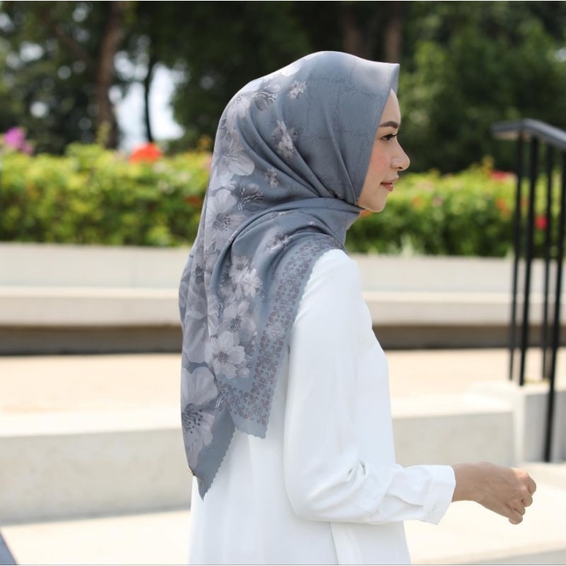Hijab segi empat kerudung segiempat motif terbaru 2023 motif voal lasercut MS 44