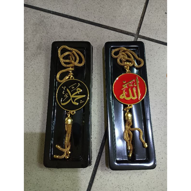 GANTUNGAN HIASAN SPION DALAM MOBIL UNIVERSAL