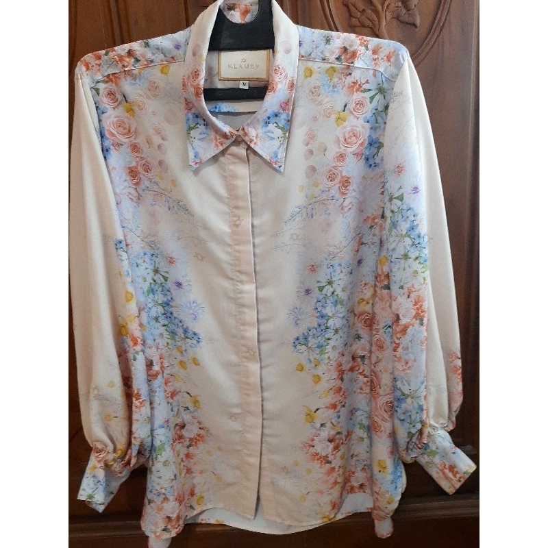 (SOLD) Brianna Blouse Wearing Klamby