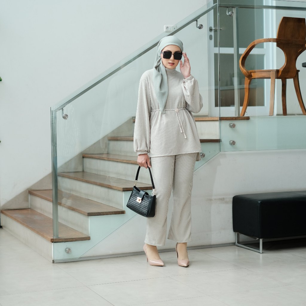 Shine.clo - Nameera One Set Knitting | Oneset waffle uniqlo | stelan kaos | Knitting waffle uniqlo b