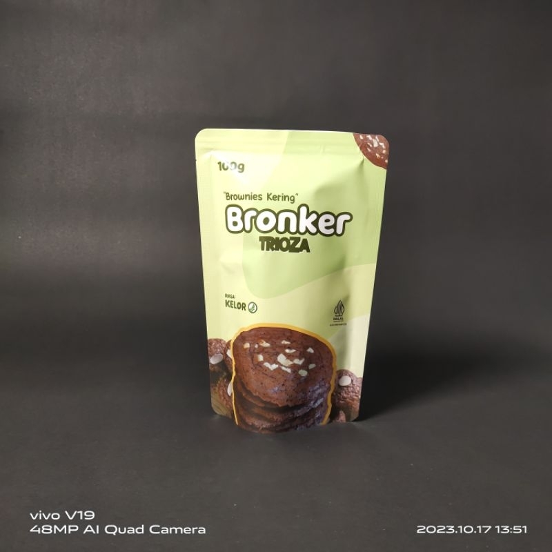 

Trioza bronker brownies kering rasa kelor 100gr