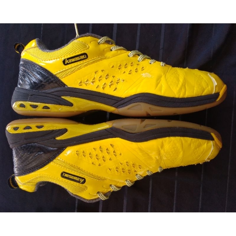 sepatu badminton second kawasaki size 43