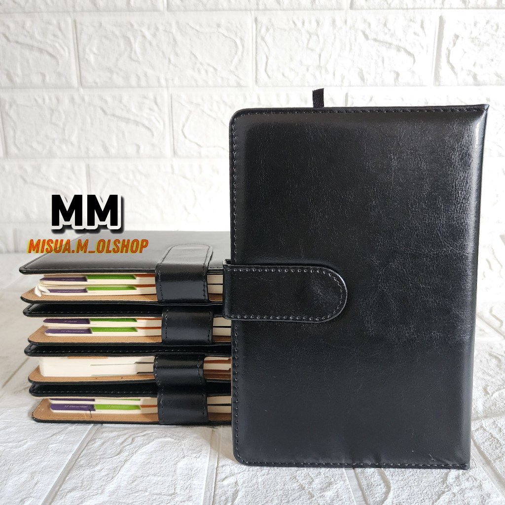 

BUKU AGENDA BULANAN LEATTHER MAGNET KULIT A5 ISI 360 LEMBAR ( INDEX )
