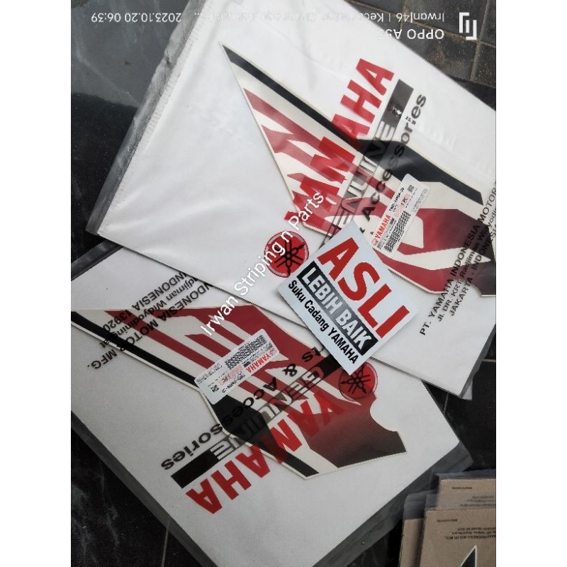 Sticker Stiker Striping LegShield Fairing Luar ORIGINAL Yamaha R25 R3 Merah Putih 2014 2015