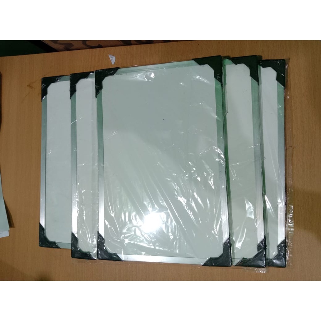 

PAPAN TULIS UKURAN 20X30 TANPA SPIDOL DAN PENGHAPUS